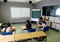 画像：日本語支援非常勤講師による少人数学習(2)