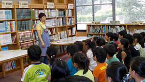 泉図書館見学