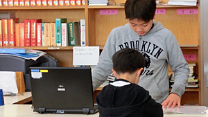 学校図書館 貸し出しスタート