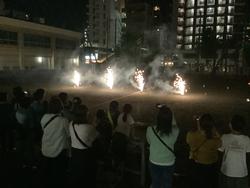 打ち上げ花火で歓声