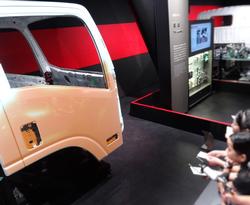 いすゞプラザ見学