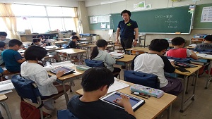着衣水泳