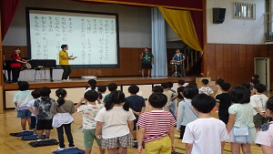 着衣水泳