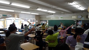 着衣水泳