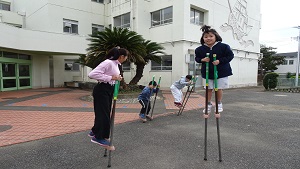 着衣水泳