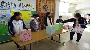 着衣水泳
