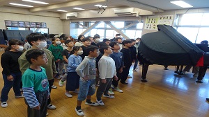 着衣水泳