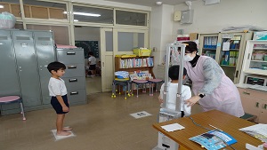 着衣水泳