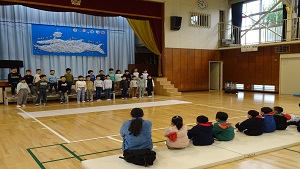 着衣水泳