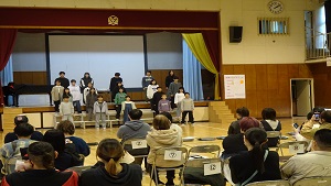 着衣水泳